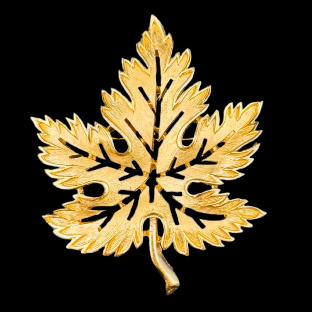 VTG Crown Trifari Maple Leaf Brooch